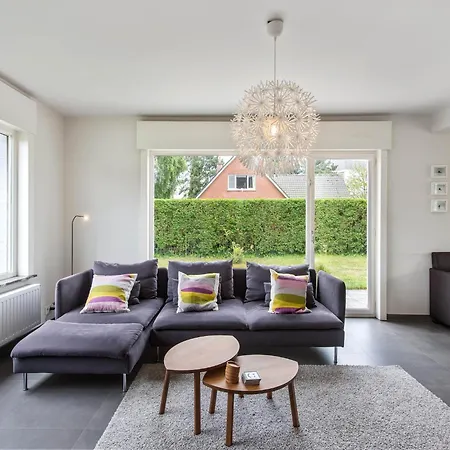 Cozy In A Quiet Location Villa